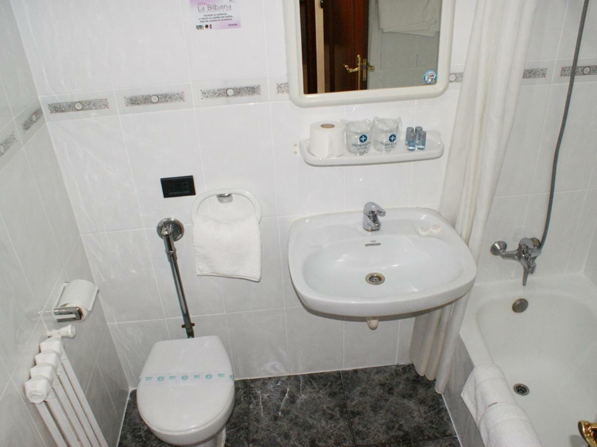 La Bilbaina Hotell Vitoria-Gasteiz Rum bild